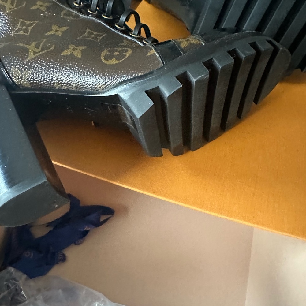 Louis Vuttion Star Trail Ankle Boots 38.5 - Picture 3 of 10